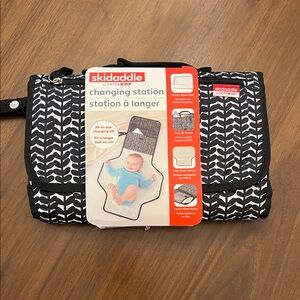 Skip Hop Black and White Changing Station